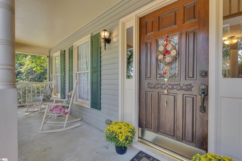 Property image 3 of 409 Woodway Drive in Pelham Falls, Greer, SC 29651