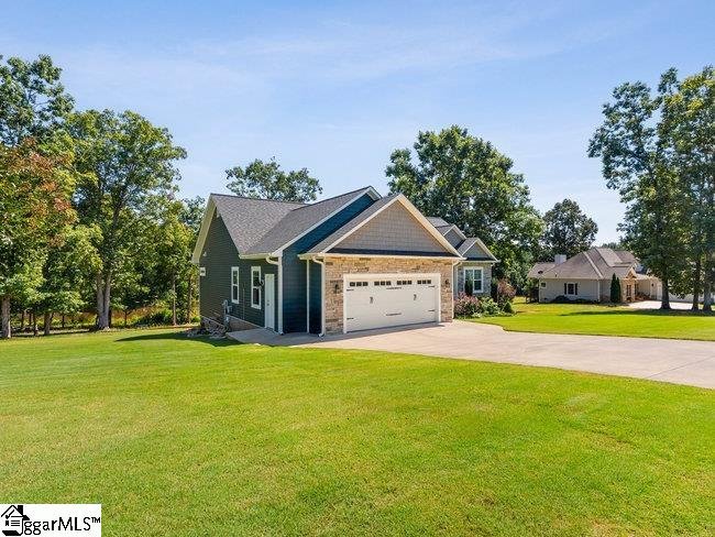 Property image 2 at 215 Cane Creek Way, Campobello, SC 29322