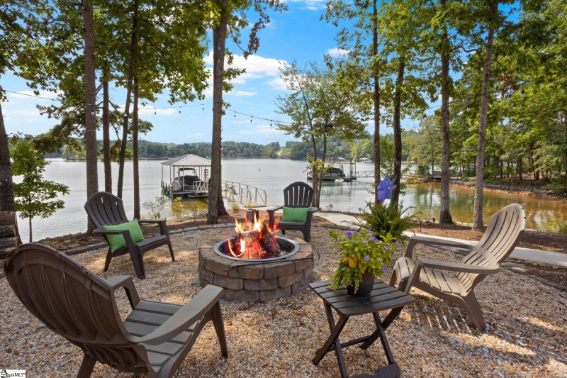 Property image 3 of 338 Mcalister Road in Peninsula Pointe South, West Union, SC 29696