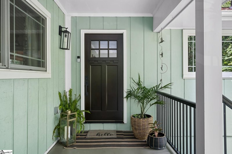 Property image 4 of 103 Pineneedle Drive in Chickasaw Point, Westminster, SC 29693