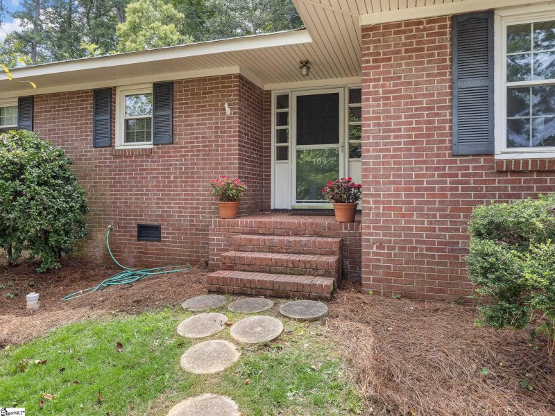 Property image 3 of 109 Pinetree Circle in Fernwood, Spartanburg, SC 29307