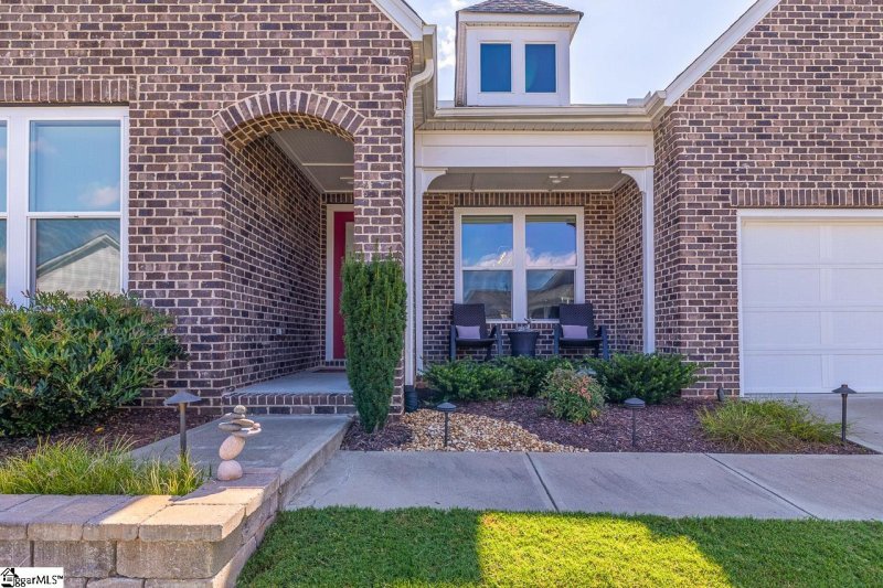 Property image 2 of 104 Semillon Road in Chastain Glen at Five Forks, Simpsonville, SC 29681