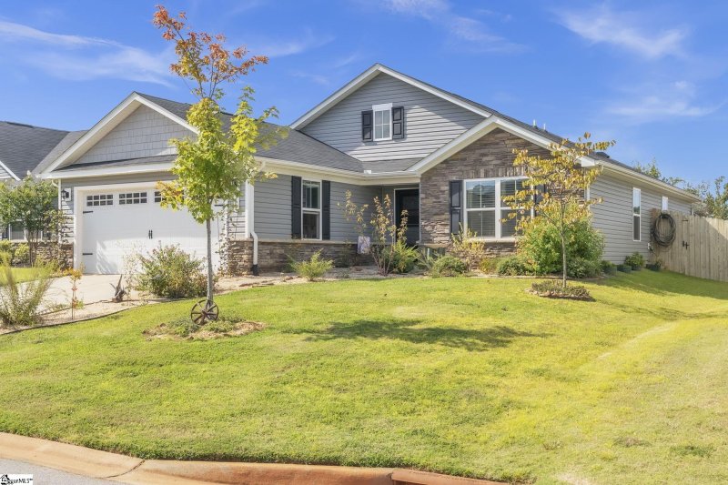 Property image 2 of 206 Bending Branch Road in Woodland Pointe, Greenville, SC 29605