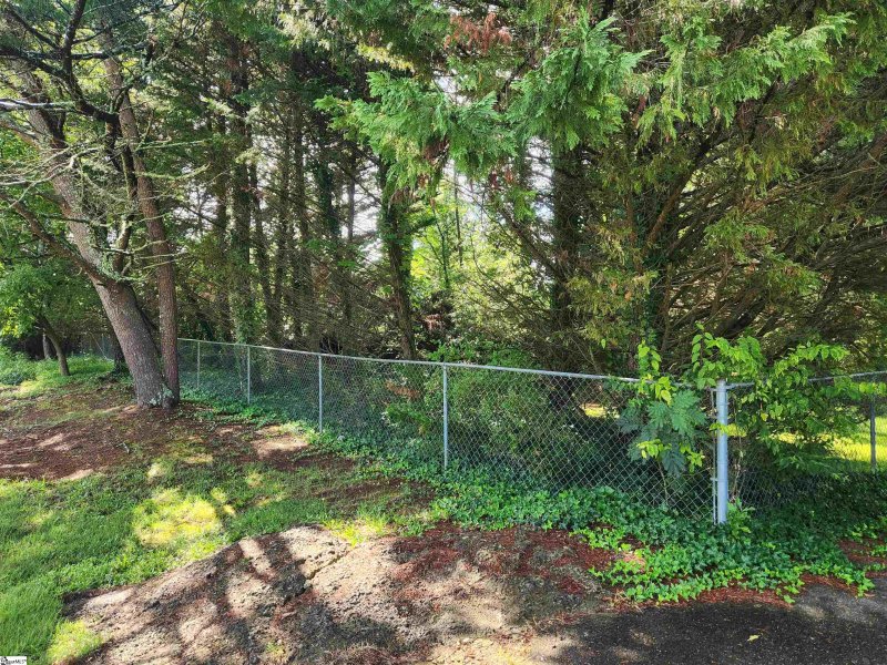 Property image 3 at 11 Knollview Drive, Greenville, SC 29611