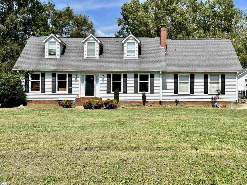 Property image 2 of 109 Pebble Brook Lane in Rock Springs, Belton, SC 29627