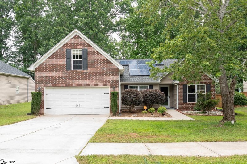 Property image 2 of 206 Manhassett Court in Maple Grove, Greenville, SC 29607