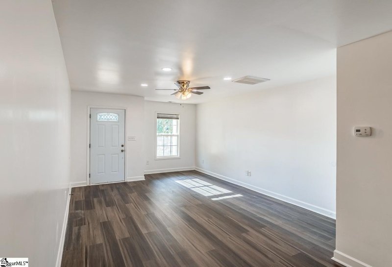 Property image 3 at 306 Hillandale Road, Spartanburg, SC 29301