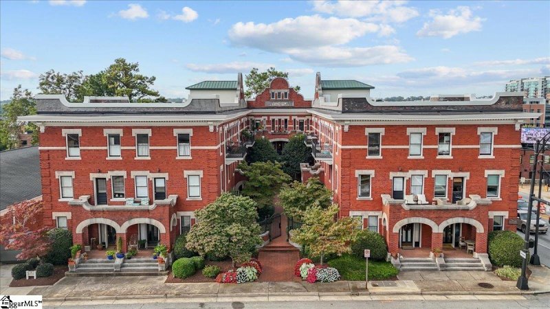 400 E Washington Street