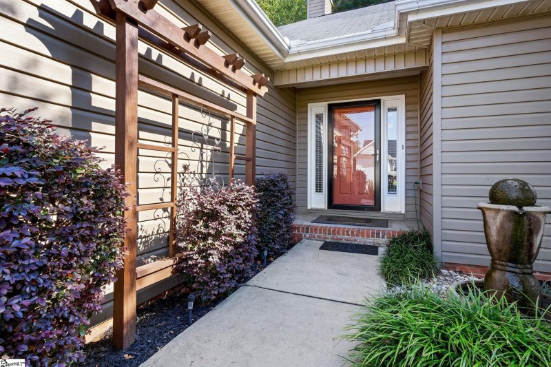 Property image 4 of 503 Lake Lennox Drive in Dunwoody Oaks, Simpsonville, SC 29681