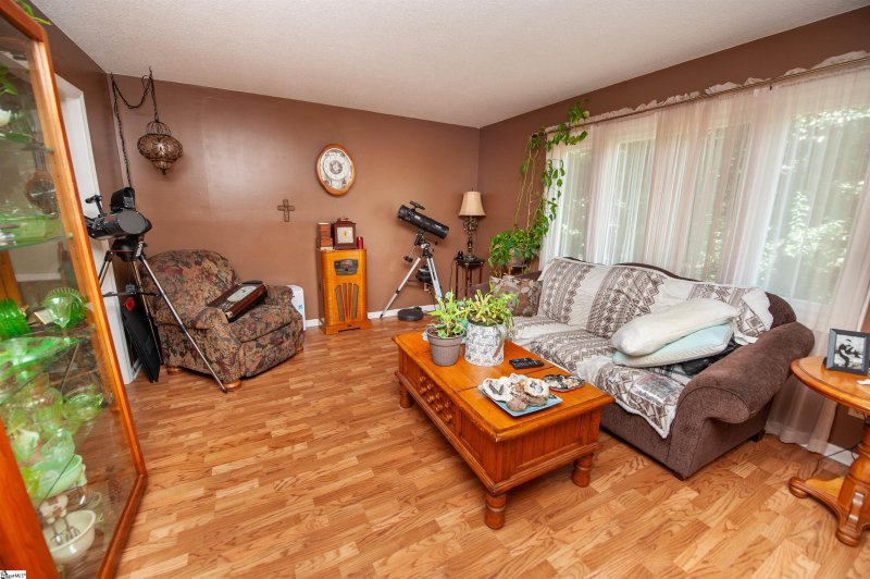 Property image 4 of 304 Hampshire Court in Cambridge, Spartanburg, SC 29301