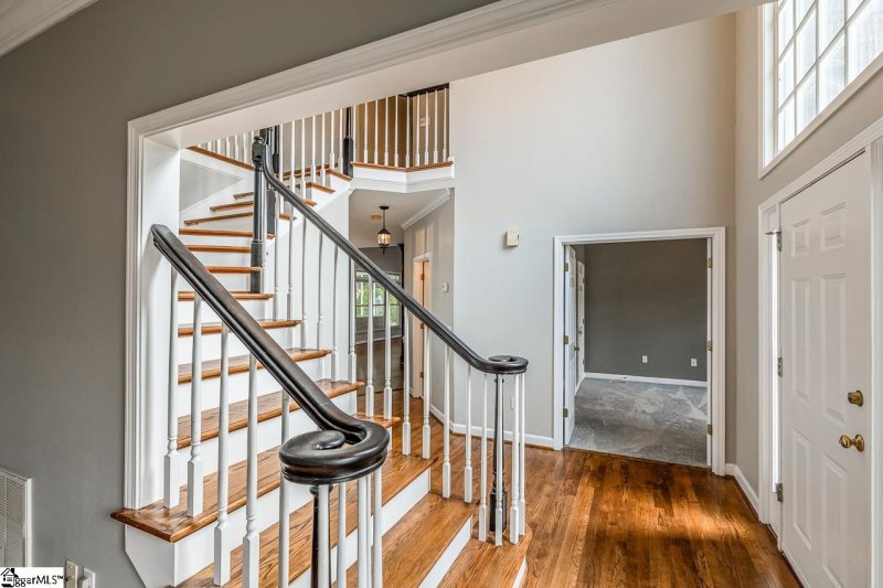 Property image 4 of 32 English Oak Road in Stonehaven, Simpsonville, SC 29681