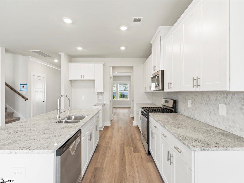 Property image 4 of 799 Burghley Circle in Chestnut Grove, Greer, SC 29651