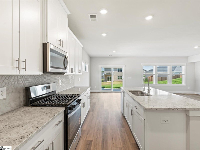 Property image 5 of 799 Burghley Circle in Chestnut Grove, Greer, SC 29651