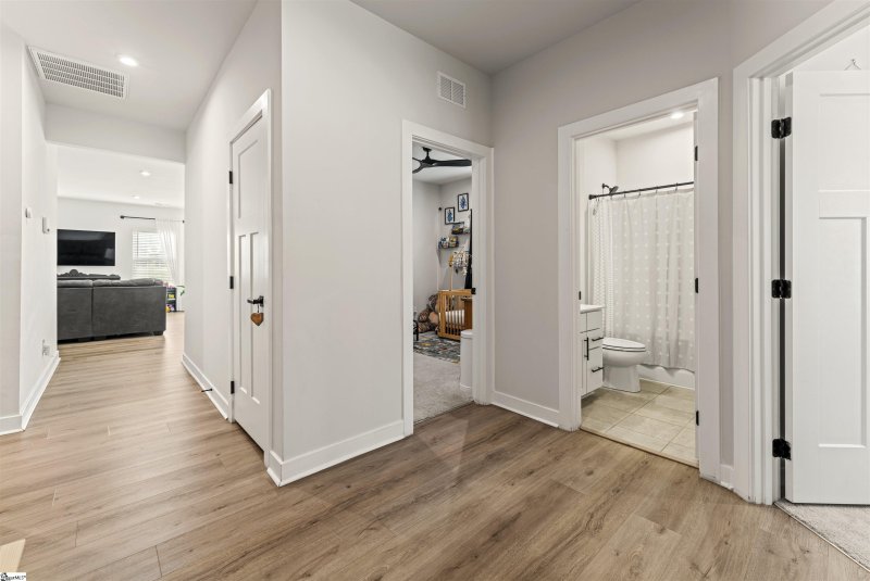 Property image 4 of 5095 Ives Avenue in Berkeley, Spartanburg, SC 29307