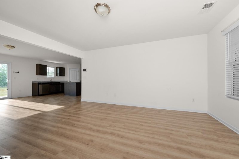 Property image 4 of 422 Seaborn Circle in Other, Pendleton, SC 29670