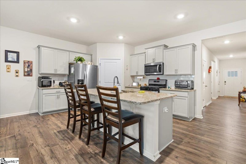 Property image 5 of 51 Oak Edge Lane in Brookside Farms, Greer, SC 29651