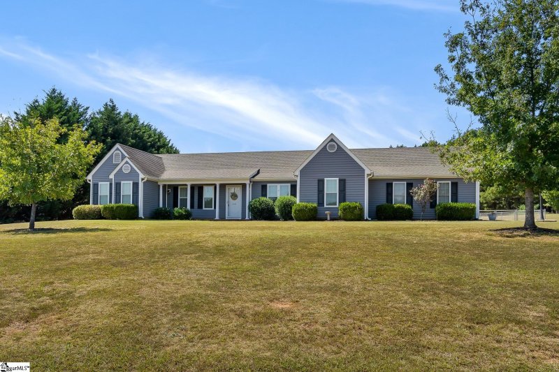 Property image 2 of 104 Lighthouse Drive in Hidden Anchor, Williamston, SC 29697
