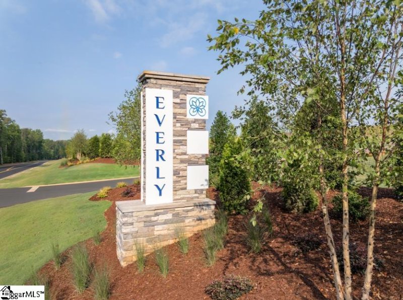 Property image 3 of 1129 Elowen Road in Everly Ranches, Spartanburg, SC 29306