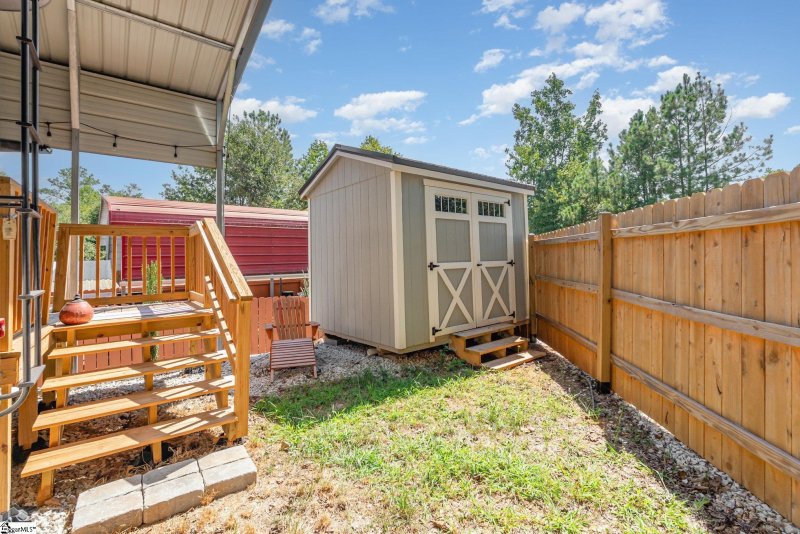 Property image 5 of 1007 Concord Drive in Foxwood Hills, Westminster, SC 29693