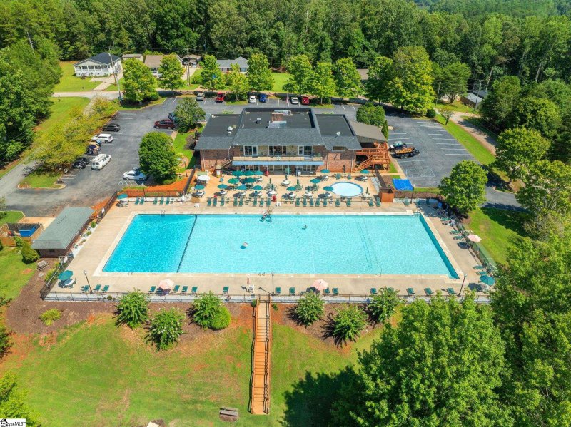 Property image 4 of 612 Kingswood Drive in Foxwood Hills, Westminster, SC 29693