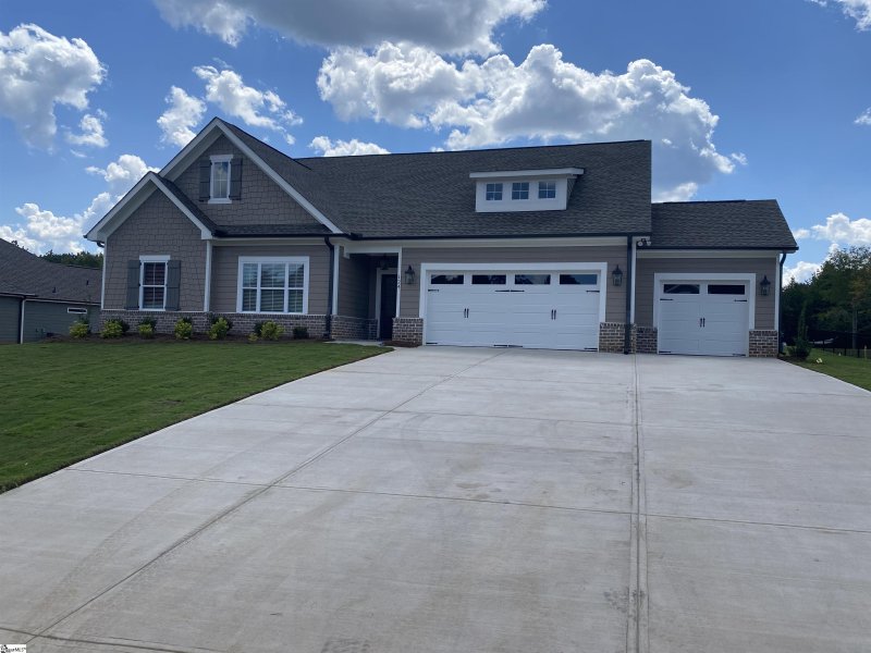 Property image 2 at 124 Arbor Woods Way, Easley, SC 29642