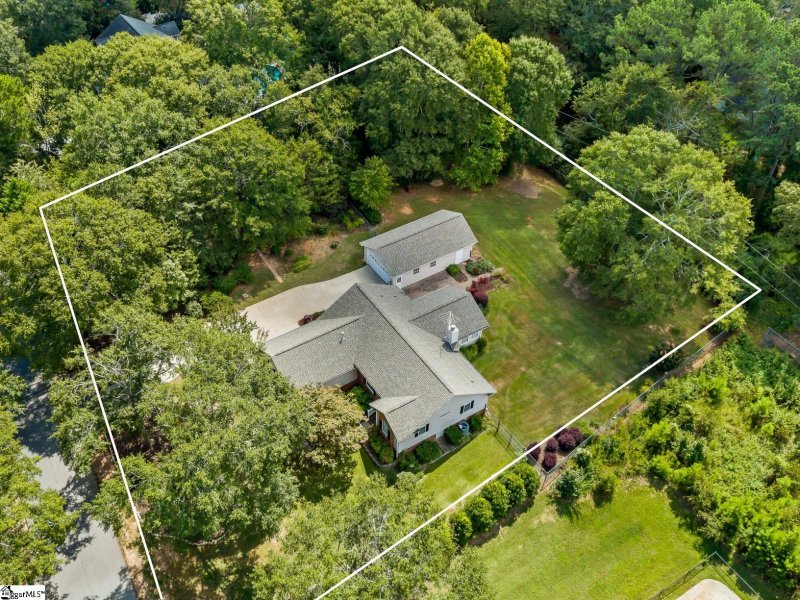 Property image 2 at 617 Walnut Way, Anderson, SC 29626