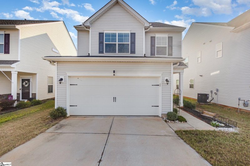 Property image 2 of 106 Ashborne Lane in Holliston, Simpsonville, SC 29681