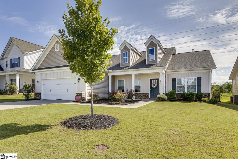 Property image 2 of 402 Reedy Springs Lane in Reedy Springs, Greenville, SC 29605-3919