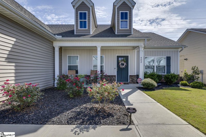 Property image 4 of 402 Reedy Springs Lane in Reedy Springs, Greenville, SC 29605-3919