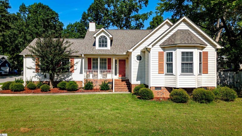 Property image 2 of 2 Glenrock Lane in Dunwoody Oaks, Simpsonville, SC 29681