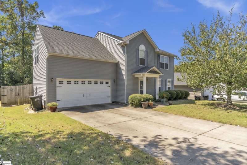 Property image 2 of 302 Garfield Lane in Bryson Meadows, Simpsonville, SC 29681