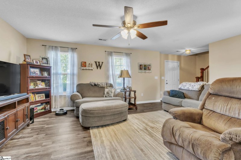Property image 5 of 302 Garfield Lane in Bryson Meadows, Simpsonville, SC 29681