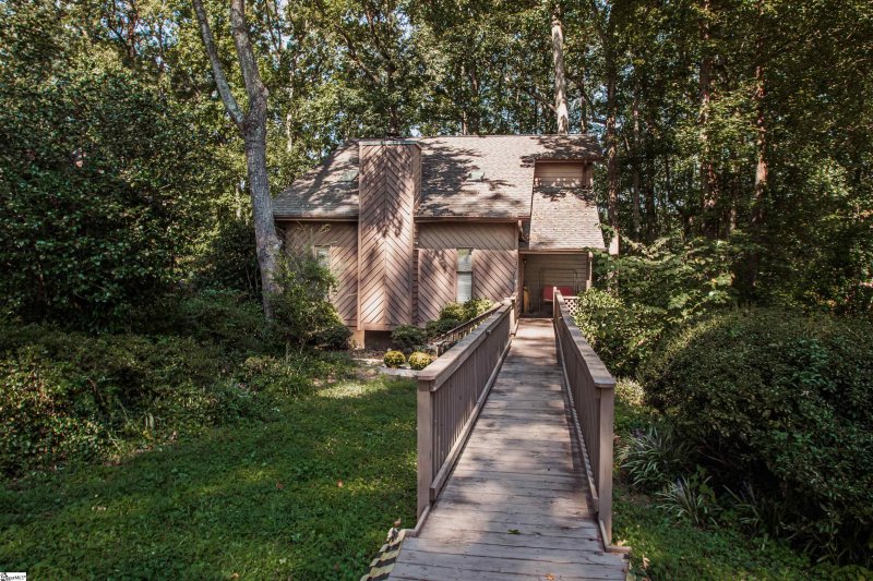 Property image 2 of 137 Lakeshore Drive in Rc Jack Oates, Easley, SC 29642