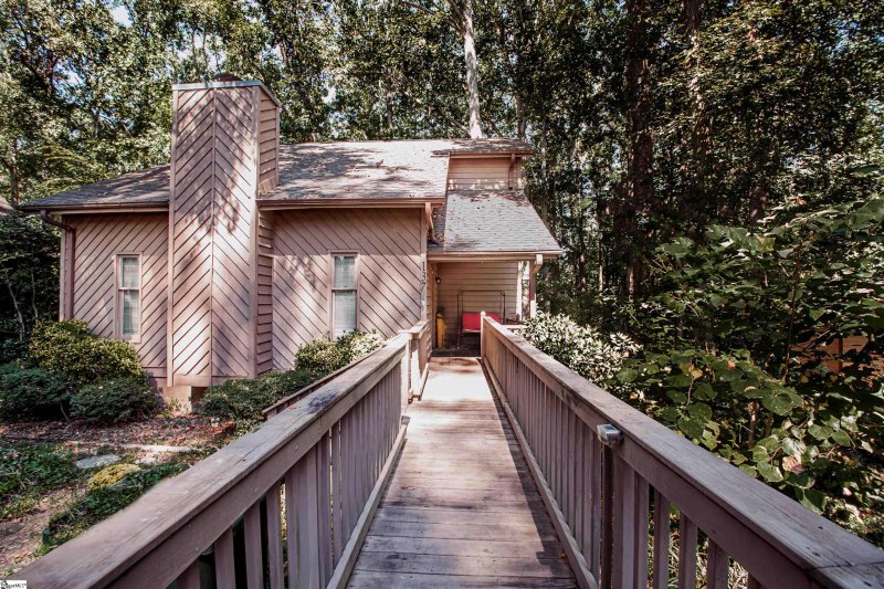 Property image 3 of 137 Lakeshore Drive in Rc Jack Oates, Easley, SC 29642