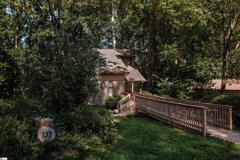 Property image 4 of 137 Lakeshore Drive in Rc Jack Oates, Easley, SC 29642