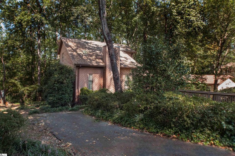 Property image 5 of 137 Lakeshore Drive in Rc Jack Oates, Easley, SC 29642