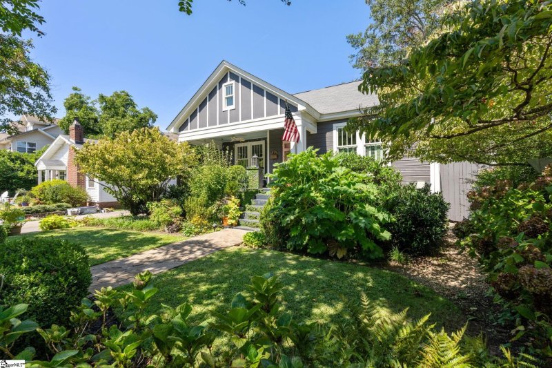 Property image 3 at 19 E Augusta Place, Greenville, SC 29605
