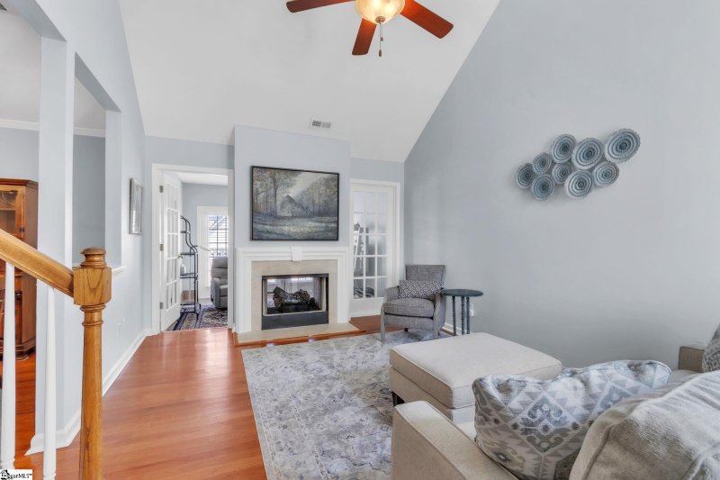 Property image 4 of 630 Glassyrock Court in Thornblade Crossing, Greer, SC 29650