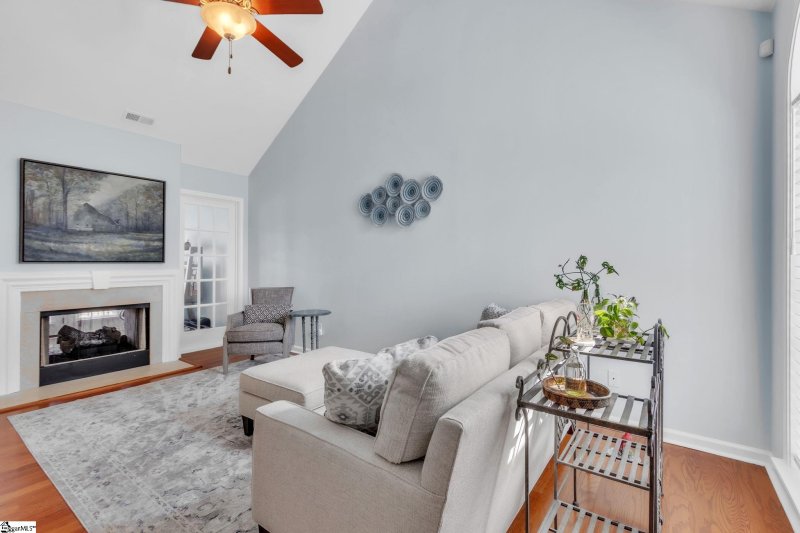 Property image 5 of 630 Glassyrock Court in Thornblade Crossing, Greer, SC 29650