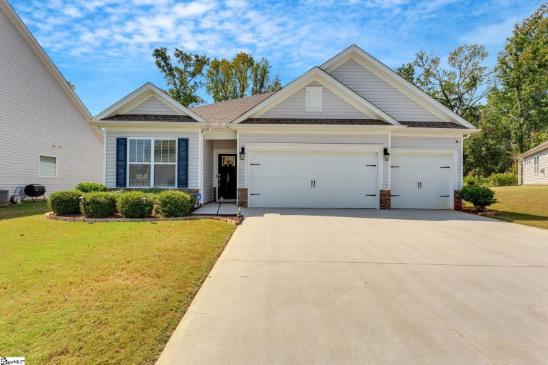 Property image 3 of 129 Yellow Fox Road in Sudduth Farms, Greer, SC 29650