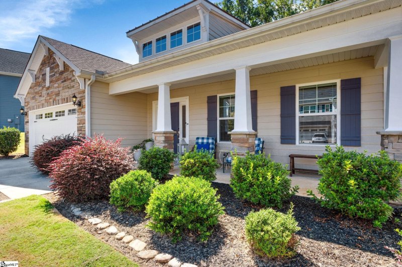Property image 2 of 203 Easton Meadow Way in Easton Ridge, Greer, SC 29650