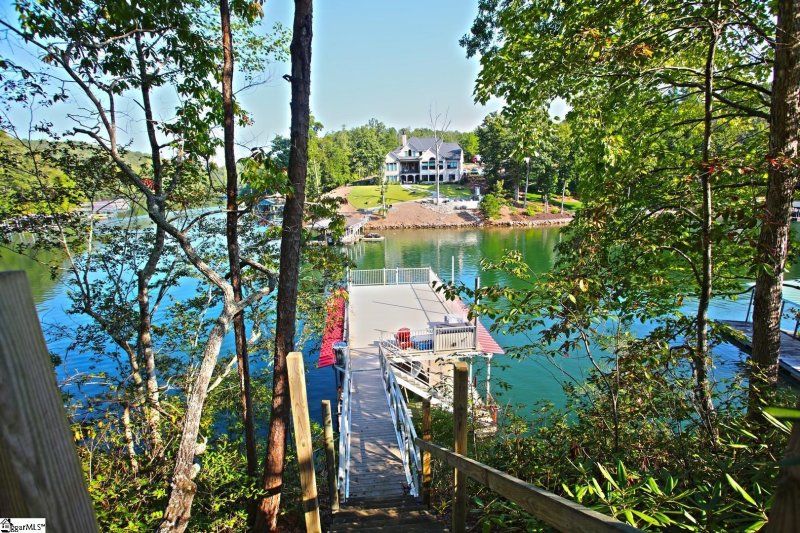 Property image 3 of 77 Harbor Point in Harbor Point, Seneca, SC 29672