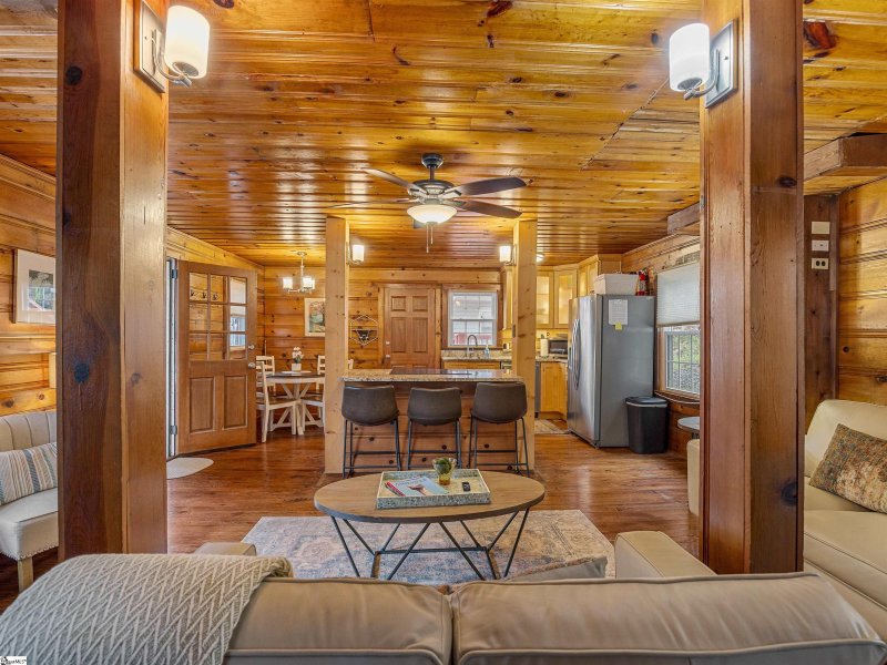Property image 3 of 364 E Lakeshore Drive in Lake Lanier, Landrum, SC 29356