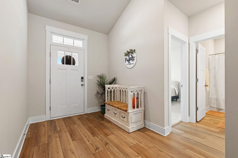 Property image 5 of 725 Sunwater Drive in Reid Park, Duncan, SC 29334