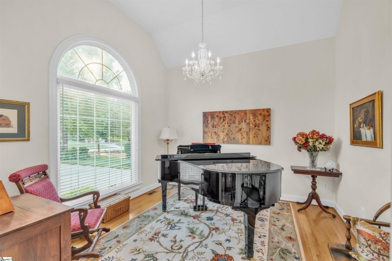 Property image 4 of 529 Ladykirk Lane in Carisbrooke, Greer, SC 29650