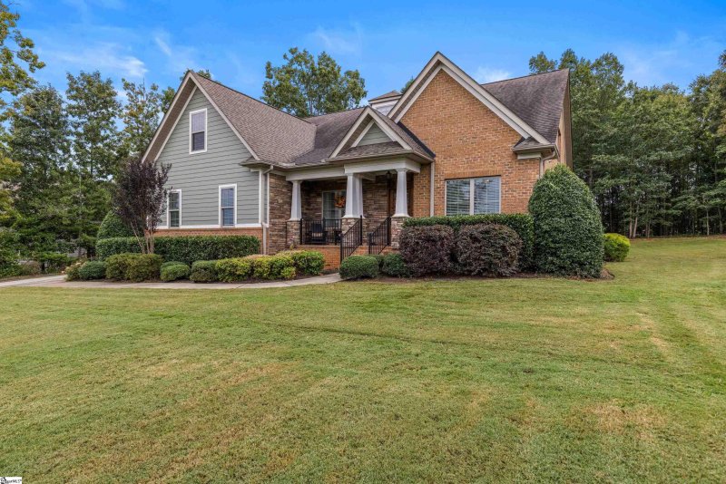 Property image 2 of 19 Twin Silo Court in Silver Ridge Farms, Greer, SC 29651