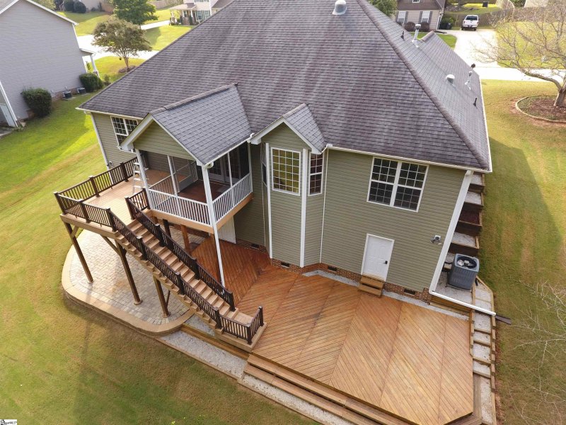 Property image 4 of 204 Watercourse Way in Woodlands at Walnut Cove, Greer, SC 29651