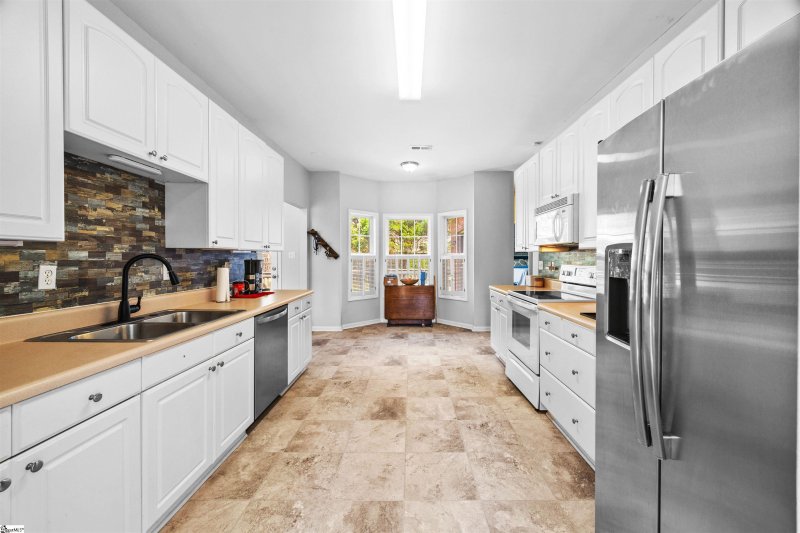 Property image 4 of 214 Hampton Creek Lane in Hampton Meadows, Lyman, SC 29365