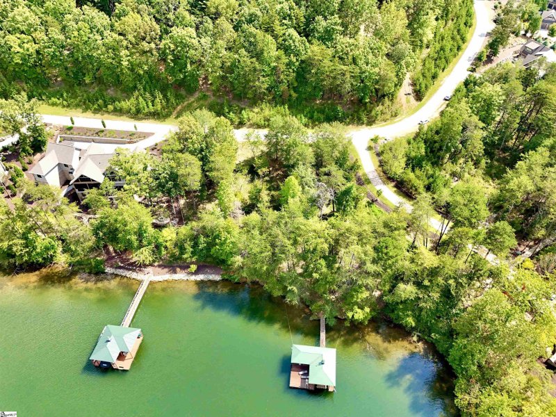 Property image 3 of 142 Island Water Drive in The Cliffs at Keowee Springs, Six Mile, SC 29682