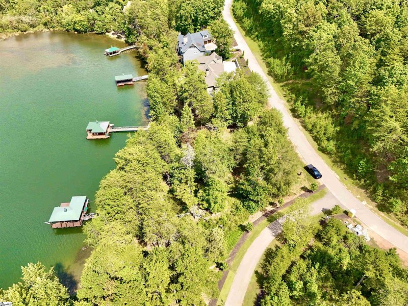 Property image 4 of 142 Island Water Drive in The Cliffs at Keowee Springs, Six Mile, SC 29682